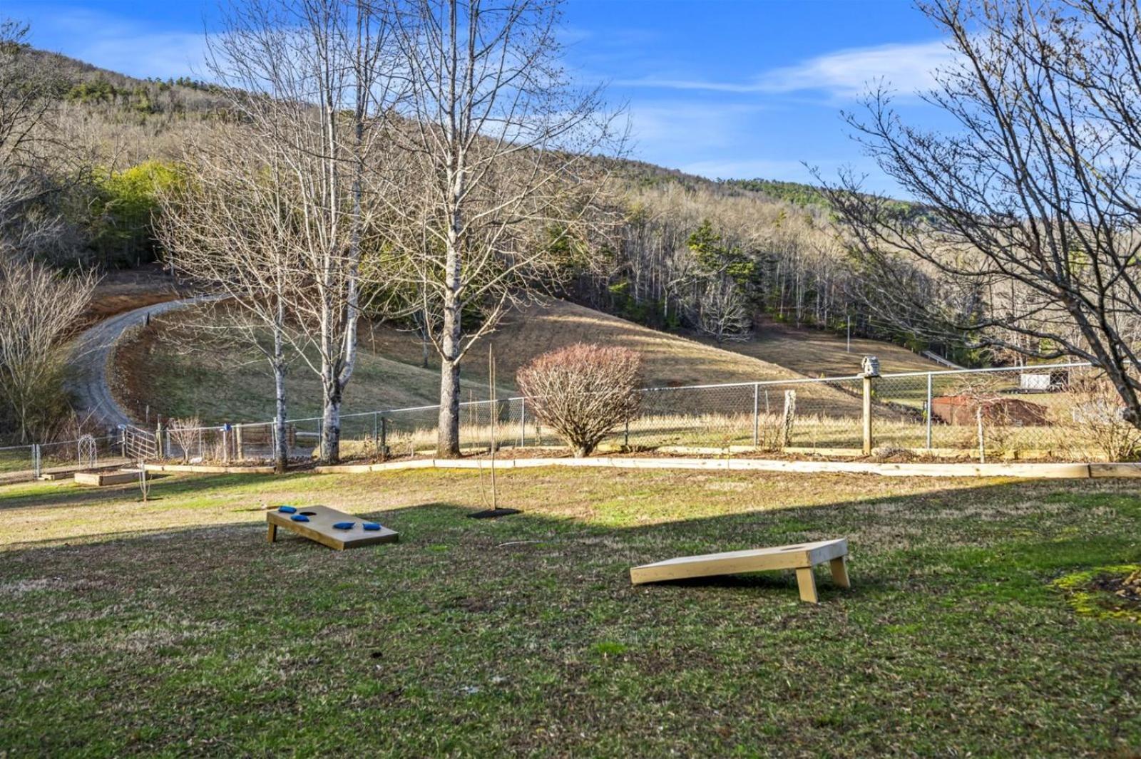 Hidden Star Hideaway-Blackberry Farm-Smoky Mtn Nat Park-Hot Tub- Fire Pit- Fenced Yard- Pet Friendly Walland Exterior photo