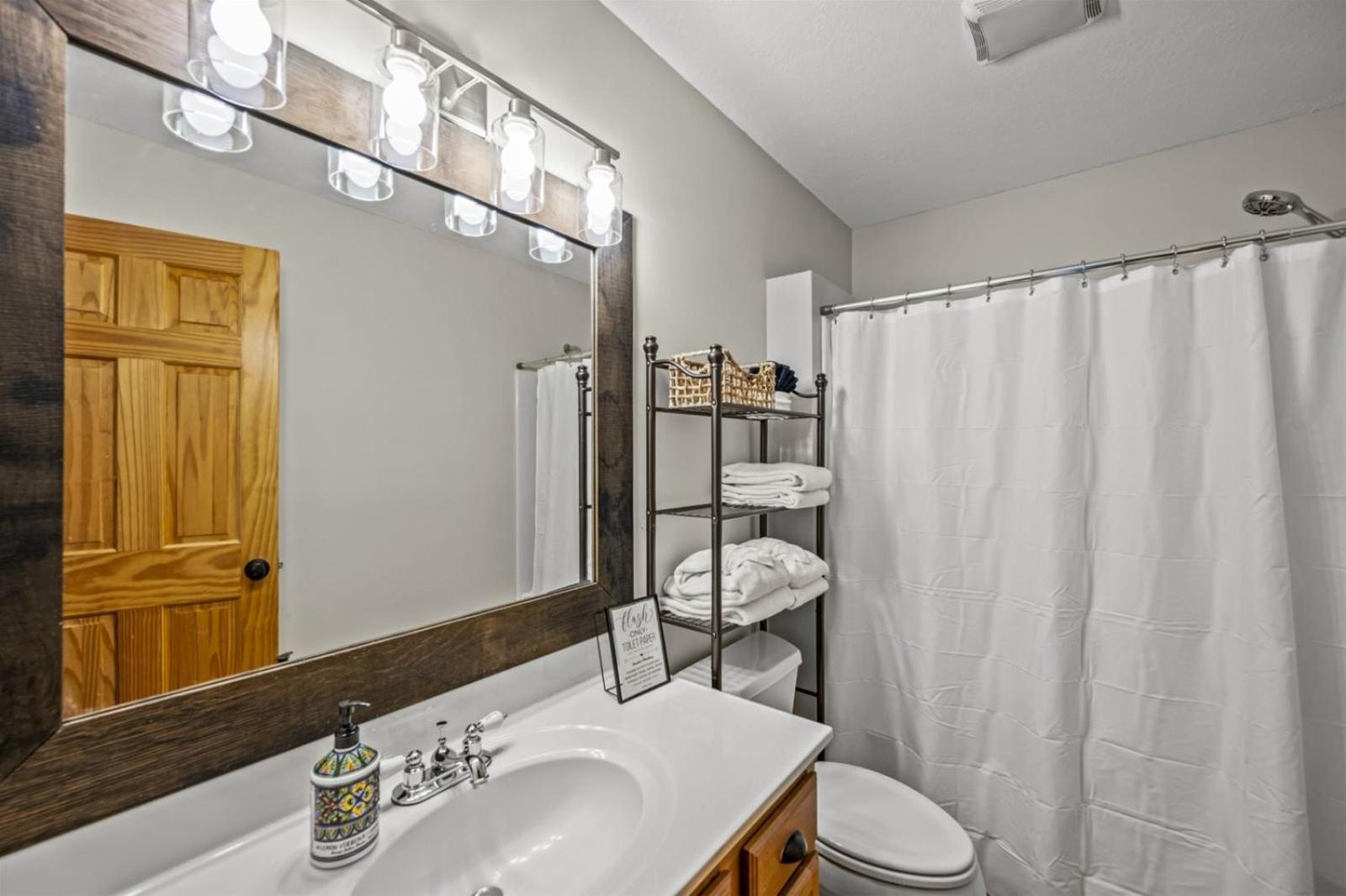 Hidden Star Hideaway-Blackberry Farm-Smoky Mtn Nat Park-Hot Tub- Fire Pit- Fenced Yard- Pet Friendly Walland Exterior photo