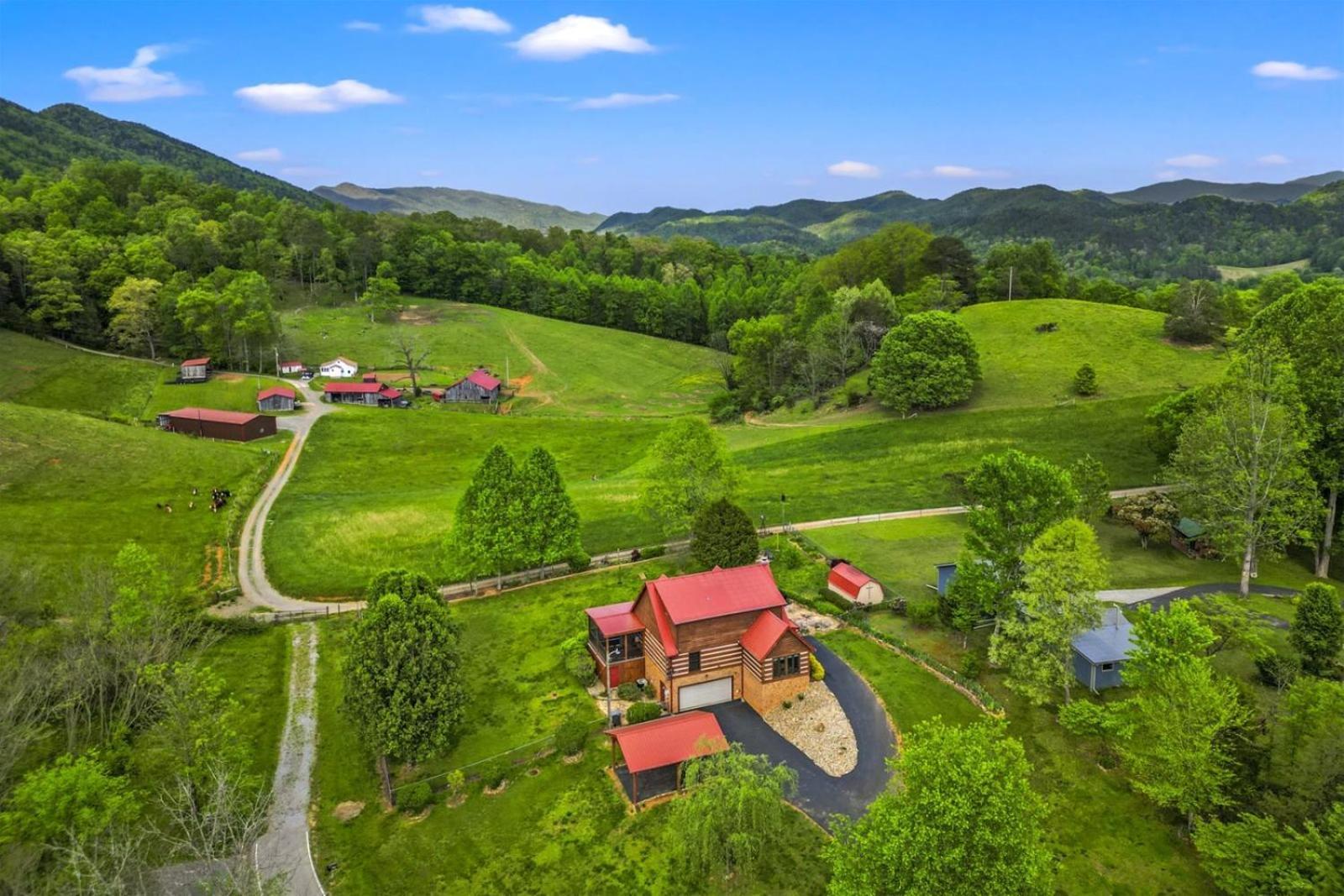 Hidden Star Hideaway-Blackberry Farm-Smoky Mtn Nat Park-Hot Tub- Fire Pit- Fenced Yard- Pet Friendly Walland Exterior photo