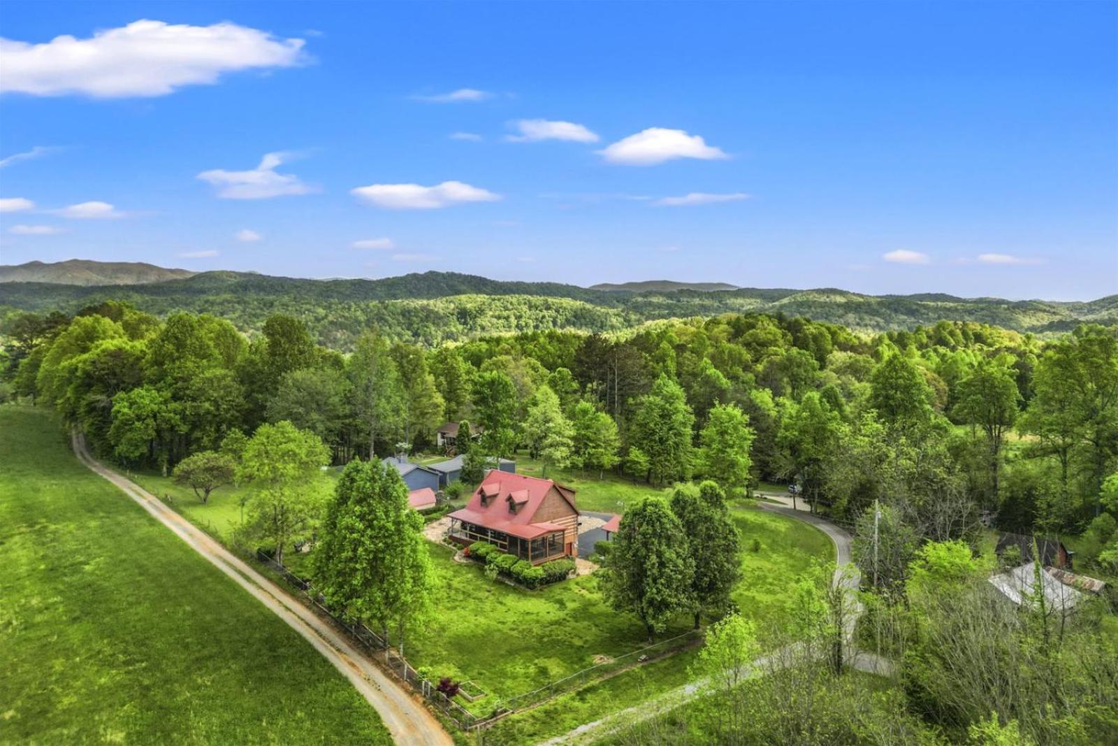Hidden Star Hideaway-Blackberry Farm-Smoky Mtn Nat Park-Hot Tub- Fire Pit- Fenced Yard- Pet Friendly Walland Exterior photo